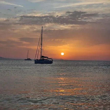 Can-can * Mykonos Town