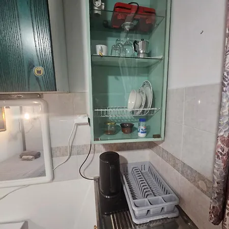 Apartment Can-can *