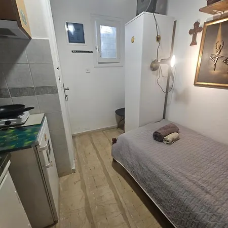 Apartment Can-can